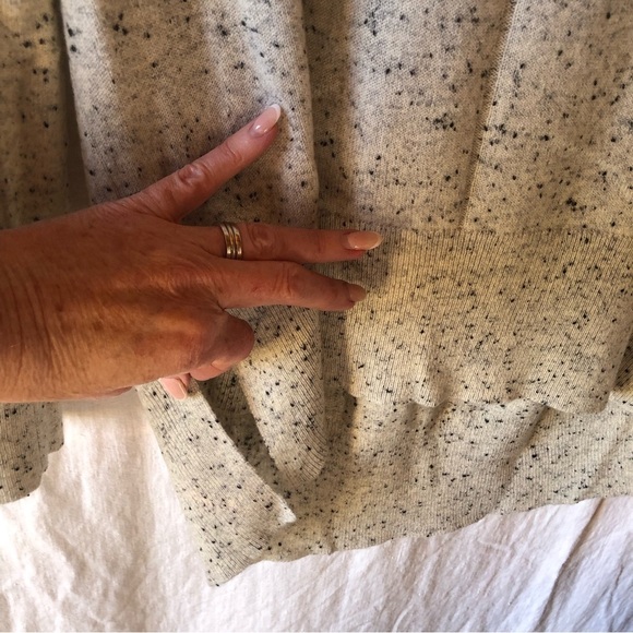 NWOT Splendid Cashmere turtleneck salt and pepper heathered oversize size XS - Picture 4 of 11